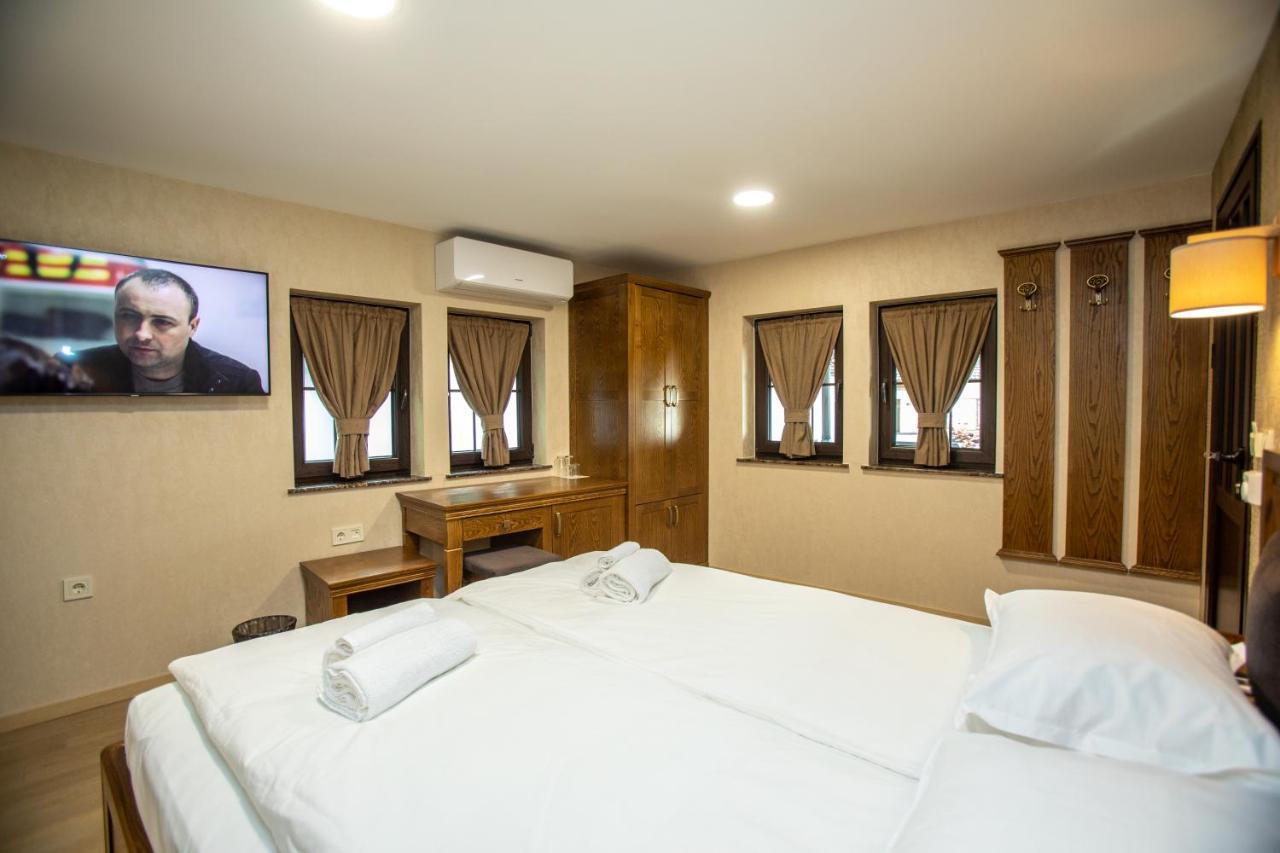 לובץ' Semeen Hotel Chardacite מראה חיצוני תמונה